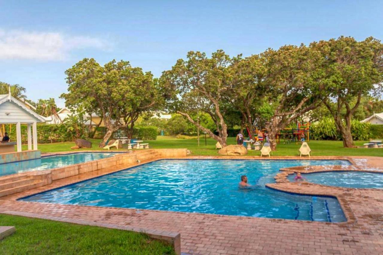 Caribbean Estates Lakeview Villa Port Edward Bagian luar foto