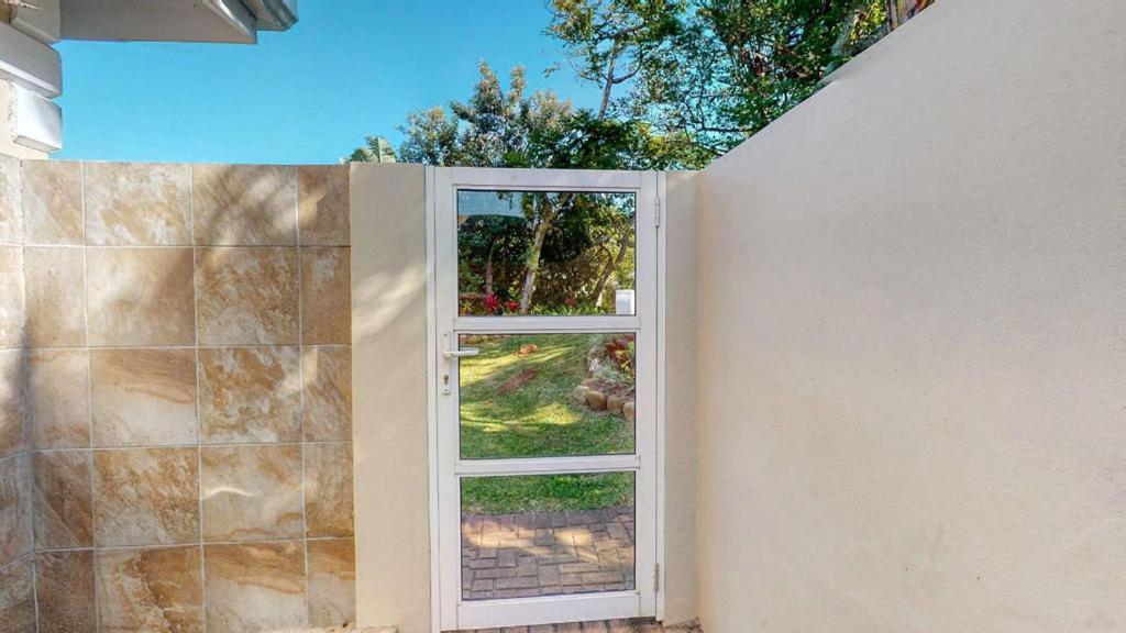 Caribbean Estates Lakeview Villa Port Edward Bagian luar foto